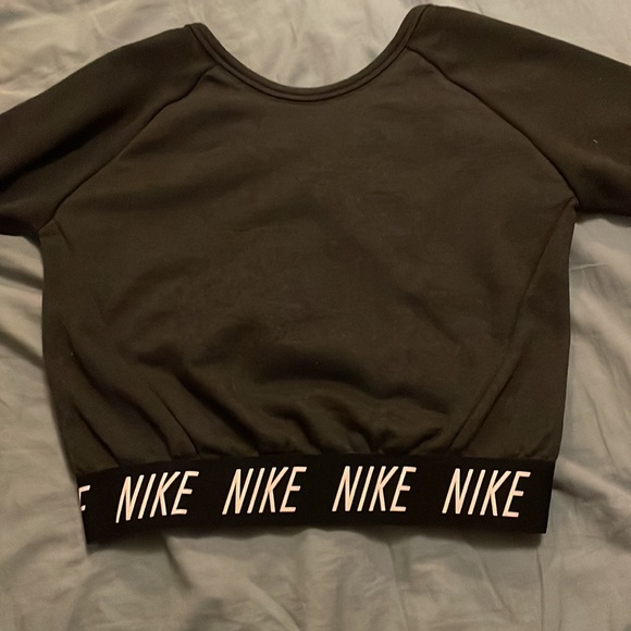 Nike Crop Top - Picture 3 of 5